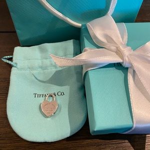 Tiffany & Co Return to Tiffany heart Lock charm